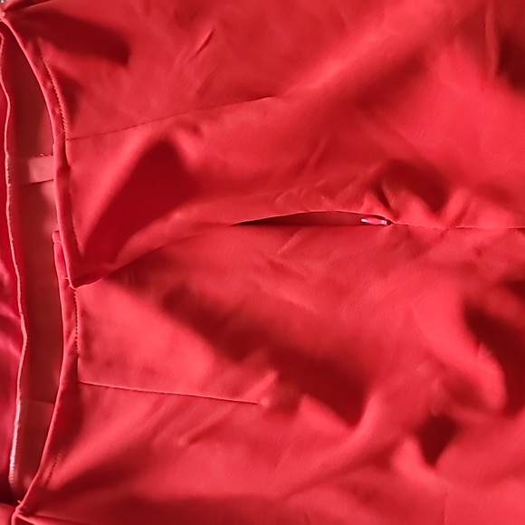 Red dress - Picture 2 of 3